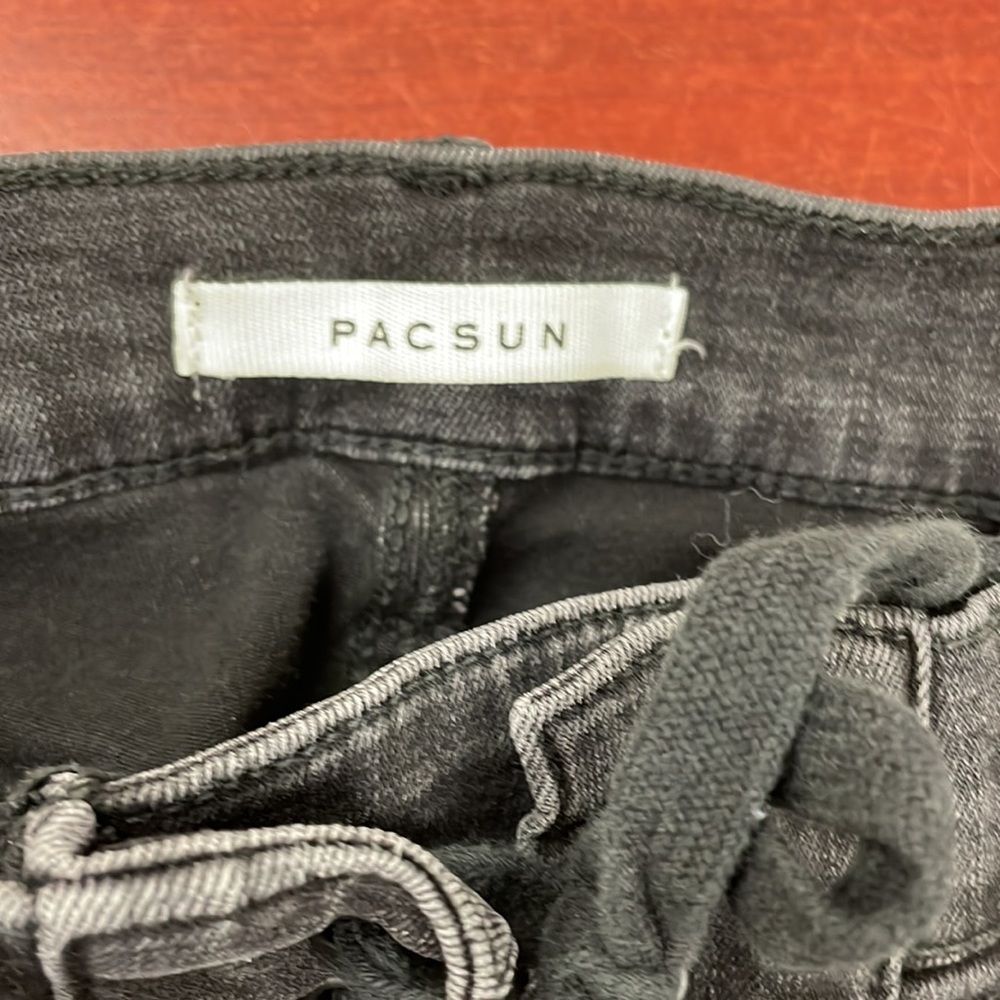 Jeans - Picture 4 of 5